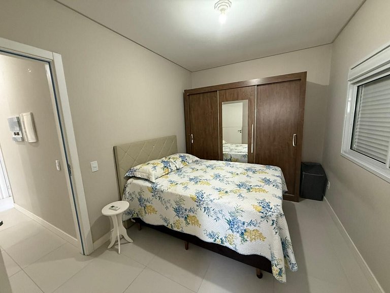 Cód 127 - Apartamento amplo a 500m da Praia de Palmas