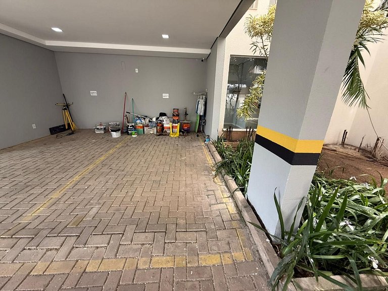 Cód 175 - Apartamento com 2 suítes 400m da Praia de Palmas