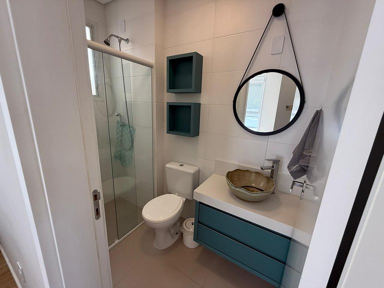 Cód 175 - Apartamento com 2 suítes 400m da Praia de Palmas