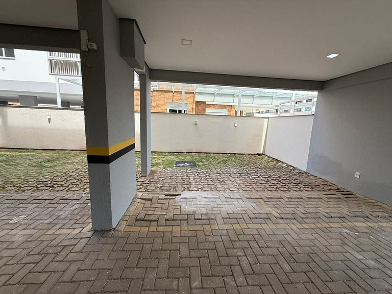 Cód 175 - Apartamento com 2 suítes 400m da Praia de Palmas