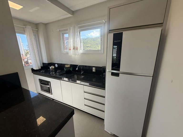 cód 152 - Excelente apartamento á 300m do mar!