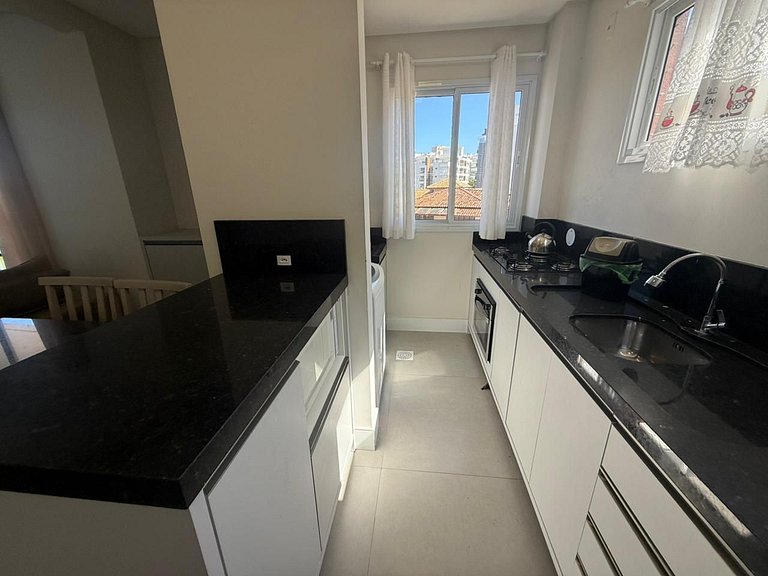 cód 152 - Excelente apartamento á 300m do mar!