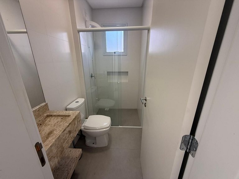 cód 152 - Excelente apartamento á 300m do mar!