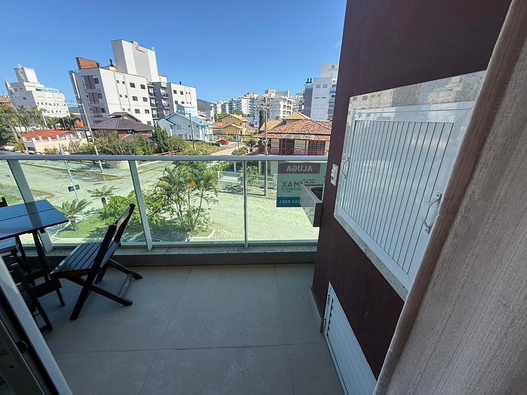 cód 152 - Excelente apartamento á 300m do mar!