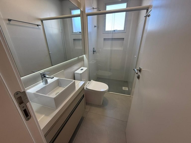 Cód 68 - Apartamento á 200m do mar