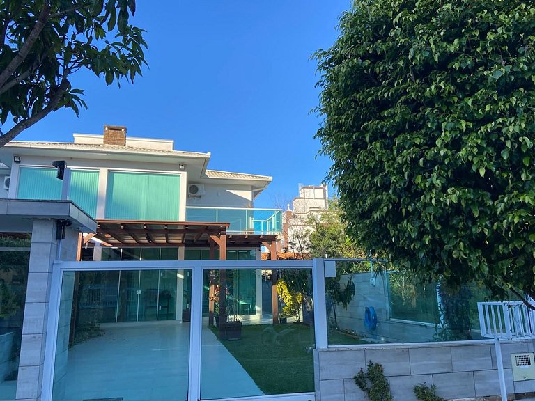 Cód 64 - Casa Espetacular á 250m do Mar