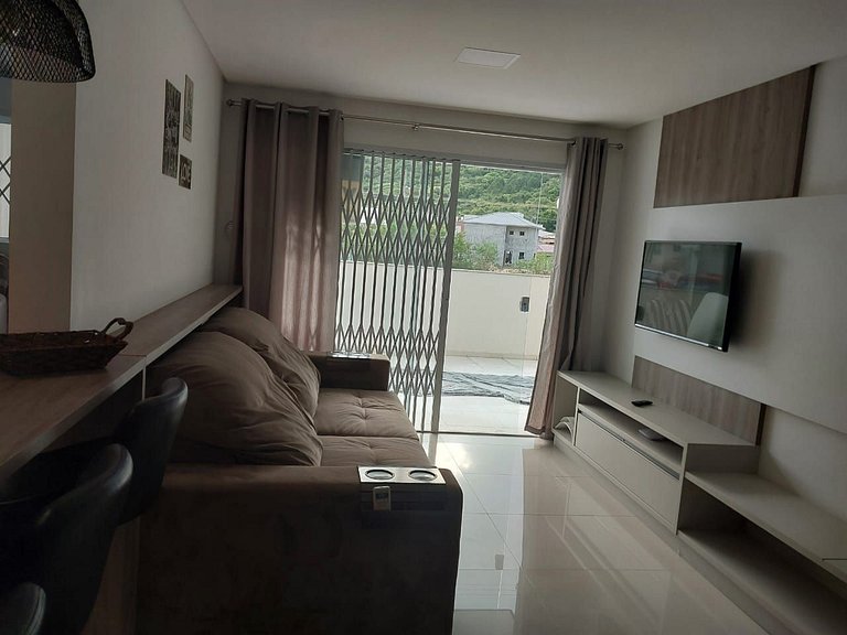 Cód 105 · Apartamento térreo bem equipado