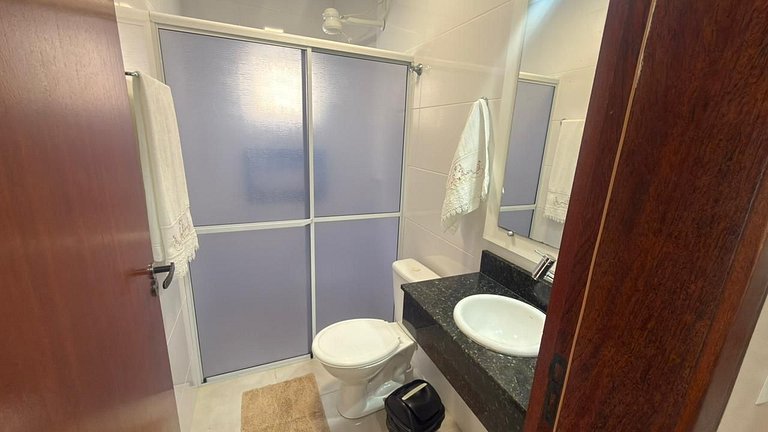 Cód 184- Apartamento aconchegante á 70m do mar.