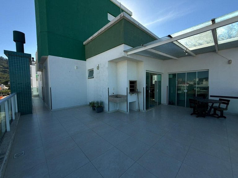 Cód 62- Cobertura com ampla vista para o mar.