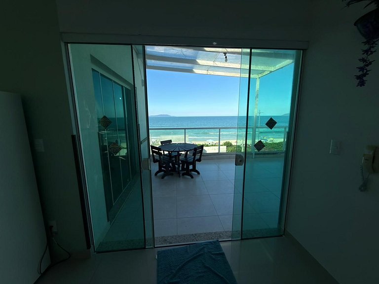 Cód 62- Cobertura com ampla vista para o mar.