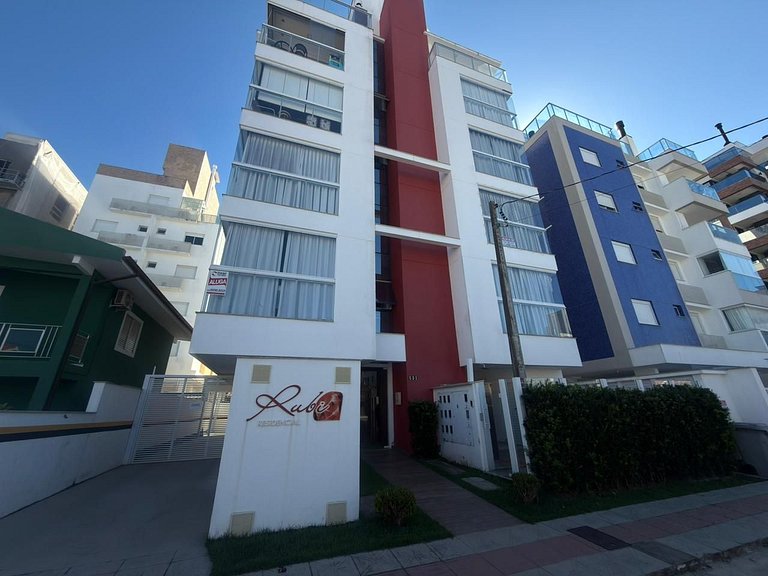 cód 89 - Cobertura a poucos passos da praia