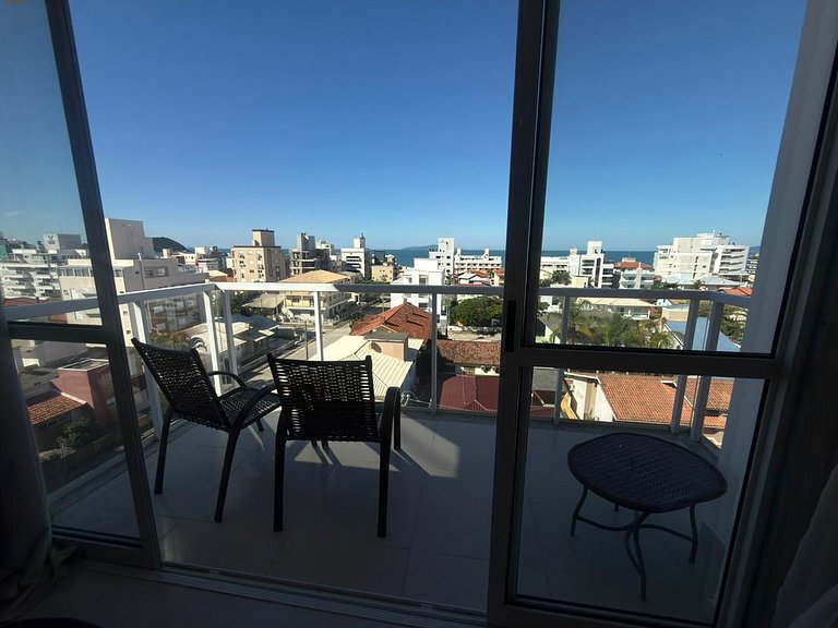 cód 89 - Cobertura a poucos passos da praia