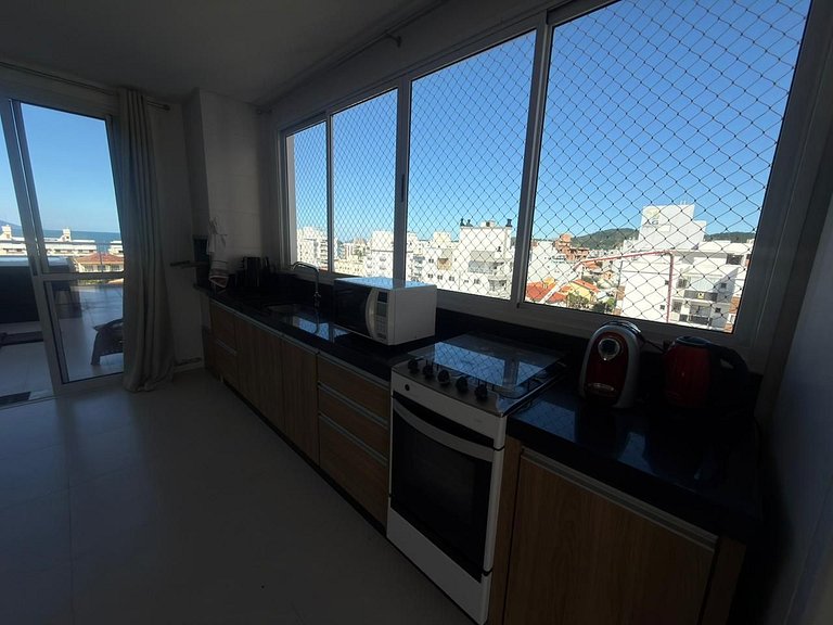 cód 89 - Cobertura a poucos passos da praia