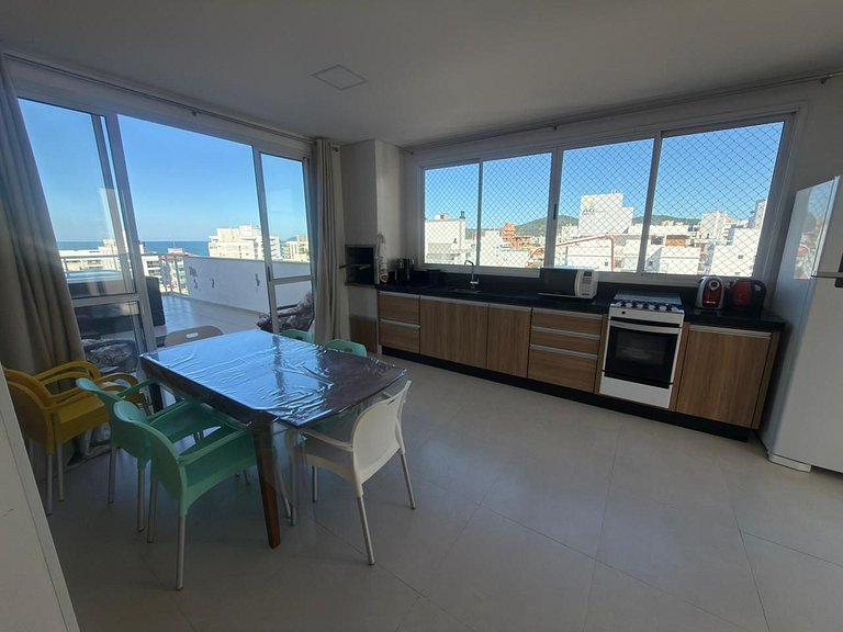 cód 89 - Cobertura a poucos passos da praia