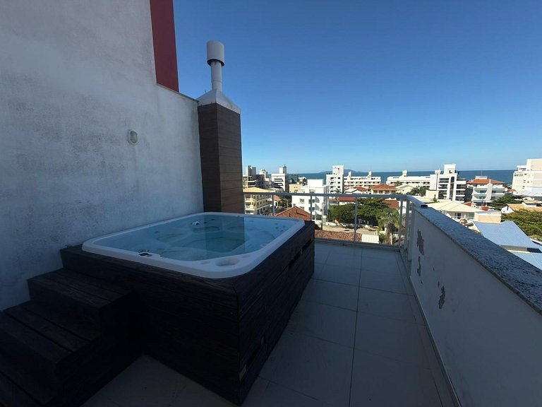 cód 89 - Cobertura a poucos passos da praia