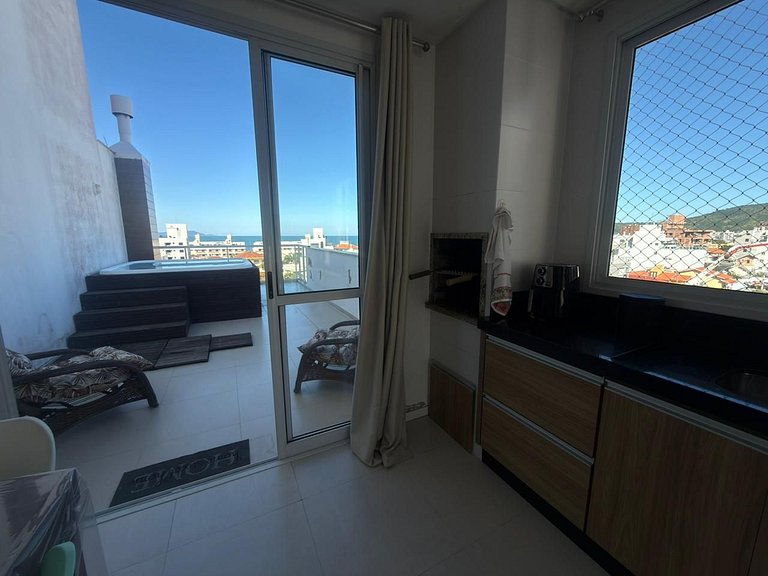 cód 89 - Cobertura a poucos passos da praia