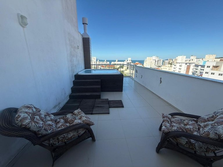 cód 89 - Cobertura a poucos passos da praia