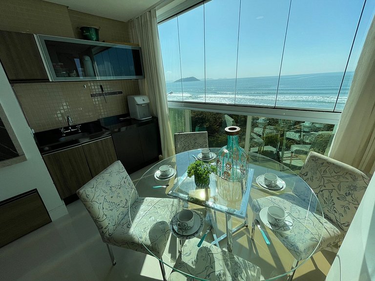 cód 20 - Apartamento frente mar com vista