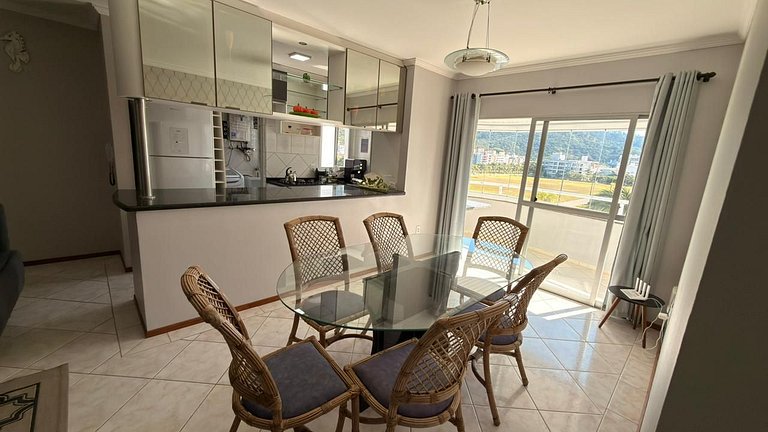 Cód 77 - Apto com 3 dorm e vista mar no Corsário