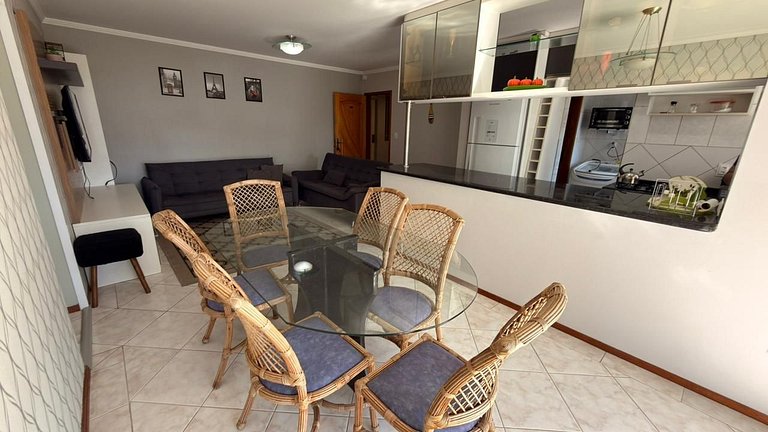 Cód 77 - Apto com 3 dorm e vista mar no Corsário