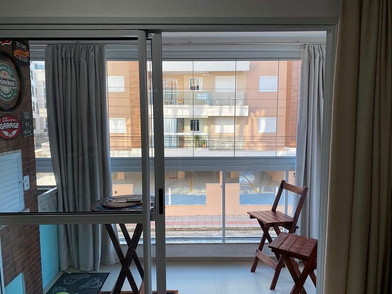 Cód 93 - Apartamento aconchegante a poucos passos do mar