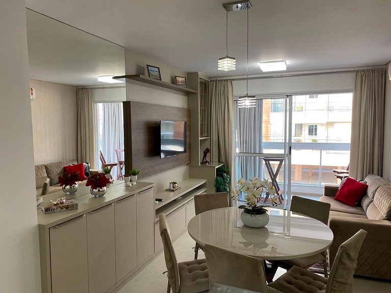 Cód 93 - Apartamento aconchegante a poucos passos do mar