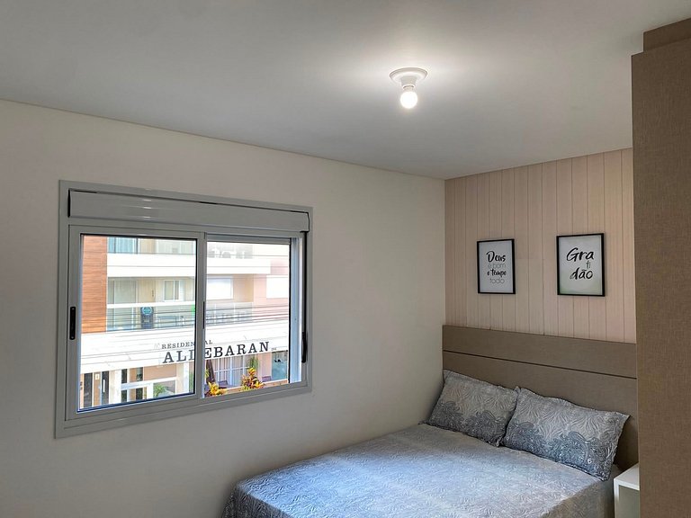 Cód 93 - Apartamento aconchegante a poucos passos do mar