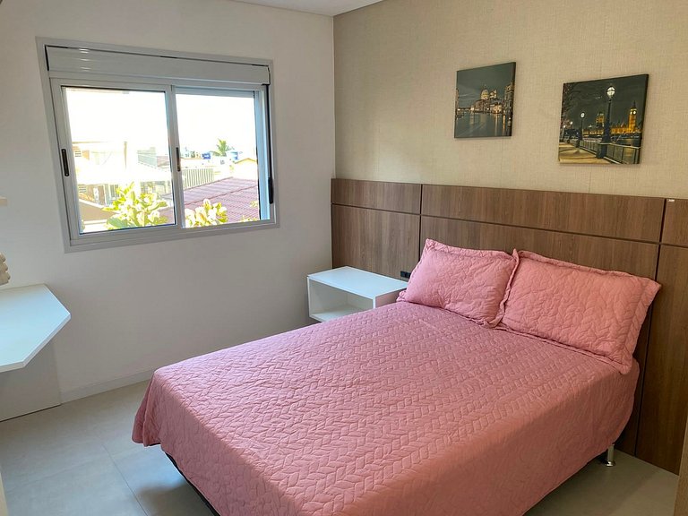 Cód 93 - Apartamento aconchegante a poucos passos do mar