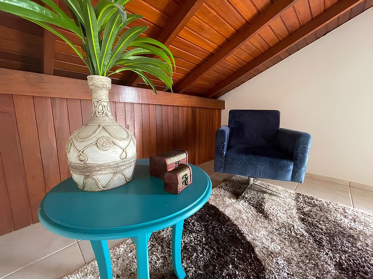 Cód 3 - Casa com piscina a 100 metros da praia