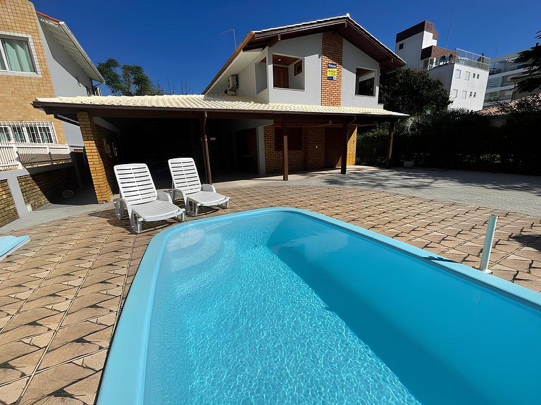 cód 4 · Casa com piscina próxima a praia de palmas