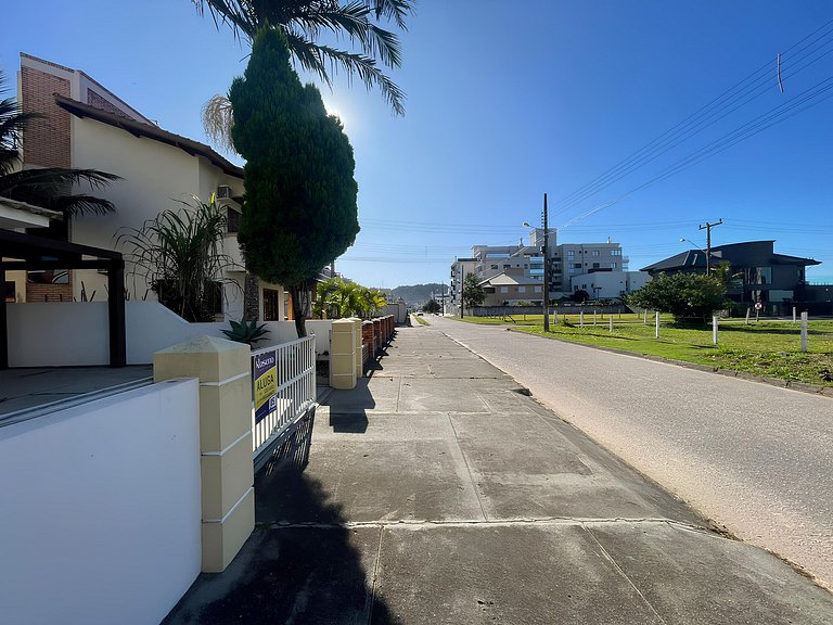 Cód 5 - Casa a poucos passos da praia de Palmas
