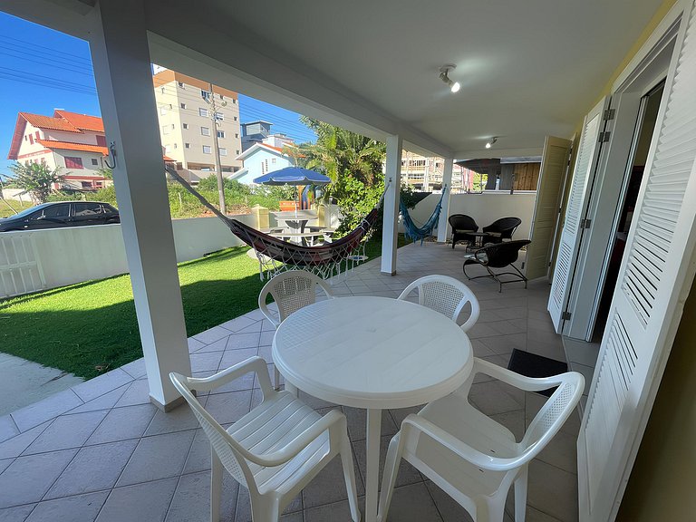 Cód 5 - Casa a poucos passos da praia de Palmas