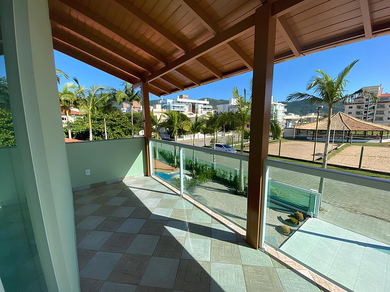 Cód 7 - Casa espetacular a 150 metros do mar