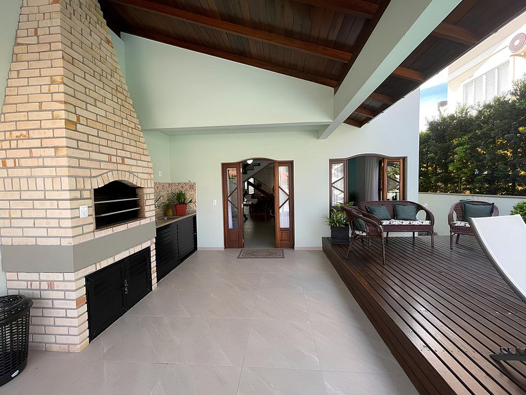 Cód 9 - Casa aconchegante á 300m do mar