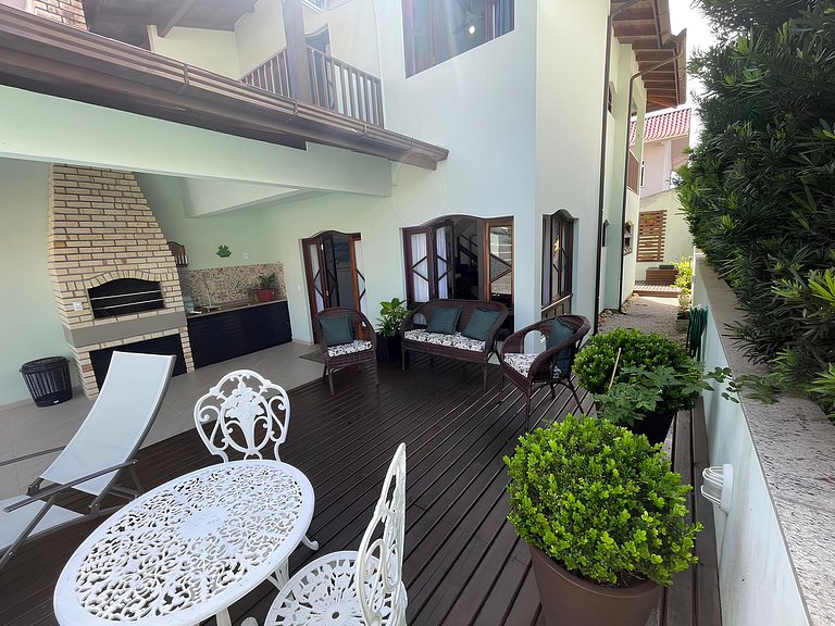Cód 9 - Casa aconchegante á 300m do mar