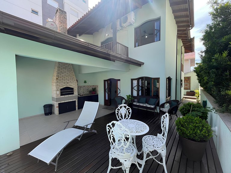 Cód 9 - Casa aconchegante á 300m do mar
