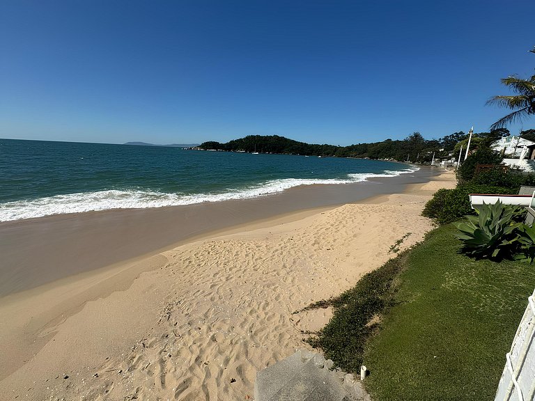 Cód 10 - Casa beira mar na Praia dos Magalhães