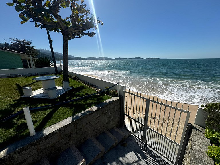 Cód 10 - Casa beira mar na Praia dos Magalhães