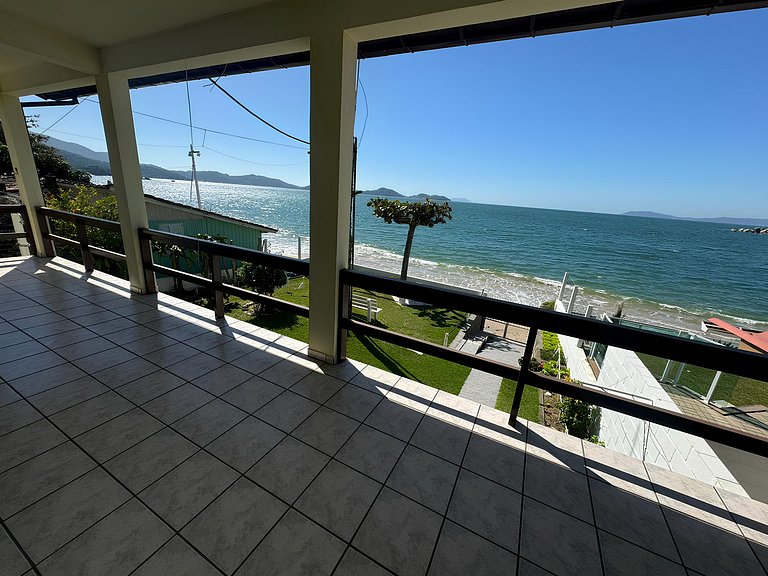 Cód 10 - Casa beira mar na Praia dos Magalhães