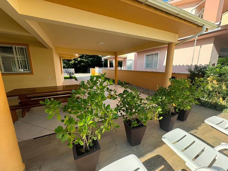 Cód 11 - Excelente casa localizada á 180m do mar
