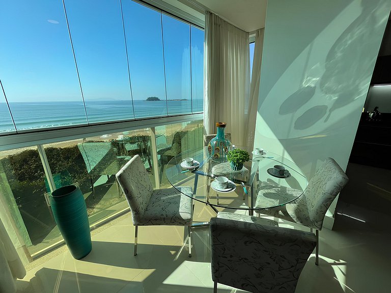 cód 20 - Apartamento frente mar com vista
