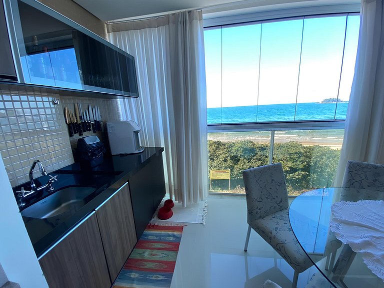 cód 20 - Apartamento frente mar com vista