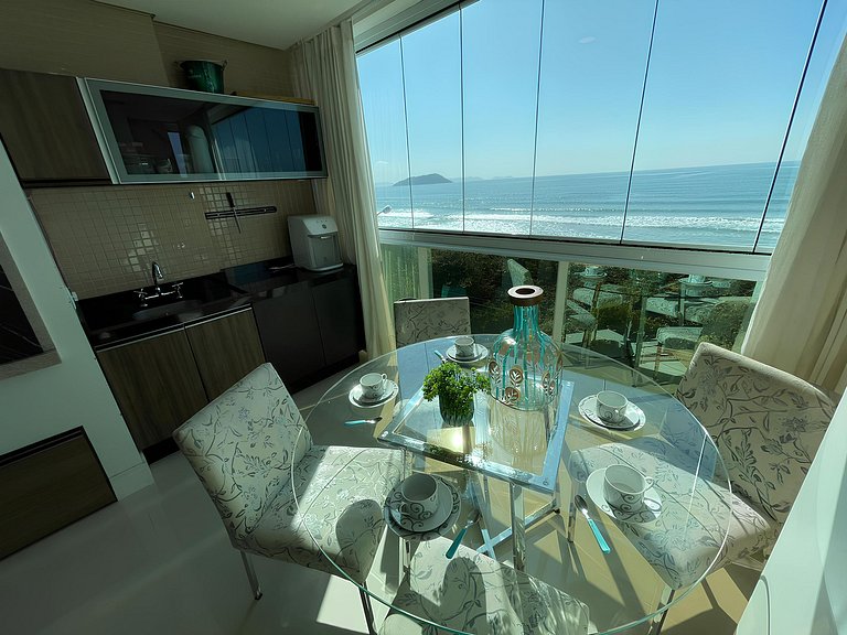 cód 20 - Apartamento frente mar com vista