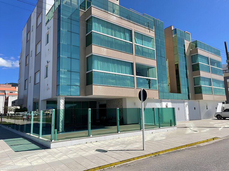 Cód 21 - Apartamento com vista frente mar