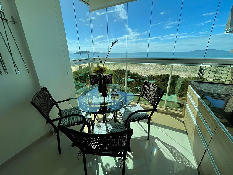 Cód 21 - Apartamento com vista frente mar