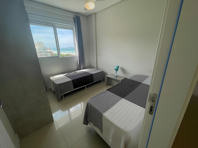 cód 22 - Apartamento frente mar deslumbrante