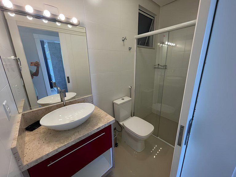 cód 22 - Apartamento frente mar deslumbrante