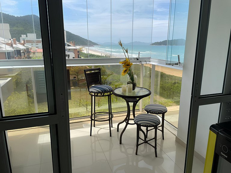 Cód 23 - Apartamento com vista para o mar