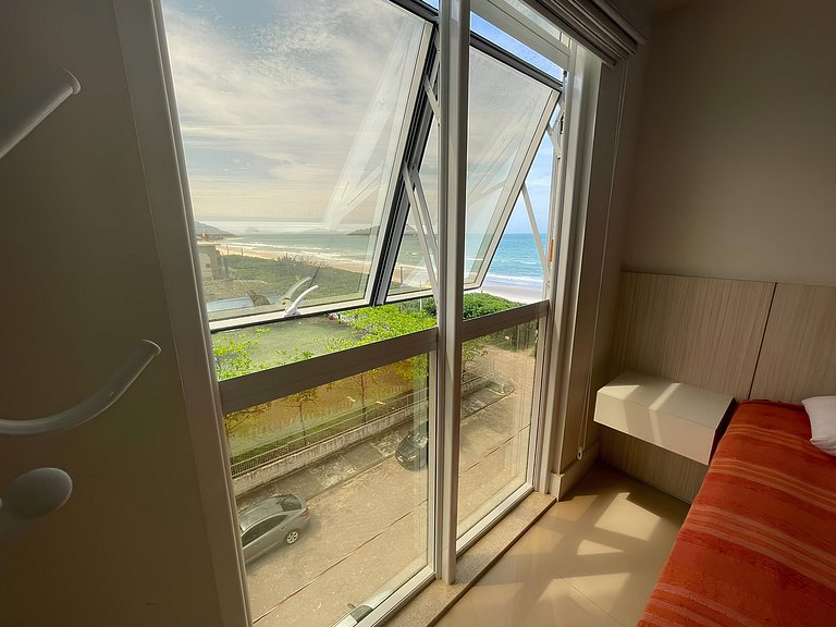 Cód 23 - Apartamento com vista para o mar