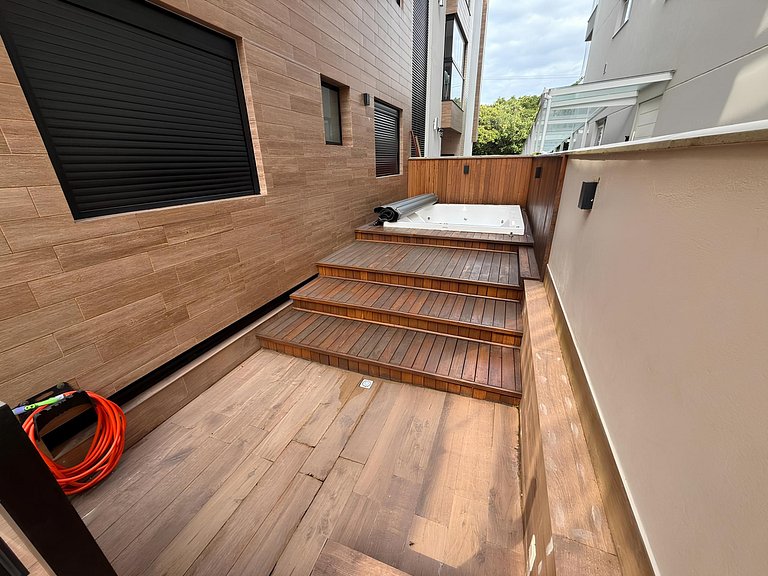 Cód 27 - Apartamento térreo com jacuzzi e área gourmet na Pr
